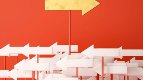 white arrows pointing left and large yellow arrow pointing right to show can a flexible working request be reversed